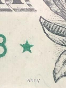 Billet d'un dollar avec une erreur de note en étoile pleine ombrée solide F07543508