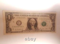 Billet de un dollar de 2009 à faible numéro de série.