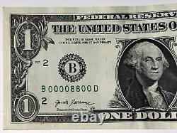 Billet de un dollar de 2017 avec un numéro de série fantaisie en binaire 00008800, chanceux 8 en série de 6
