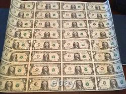 Feuille De 32 Bons D'un Dollar Américains Non Coupés Série De 1 $ 2001 Devise (#3)