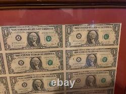 Feuille non découpée de 1981, 32 billets de 1 dollar de la Réserve fédérale, non circulés, encadrée.