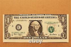 Note De Réserve Fédérale Désalignée D'un Dollar Série 2001 Très Rare Non Circulé