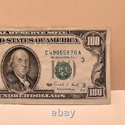 Série 1990 Billet de 100 dollars américains $100 Philadelphie C 49055870 A