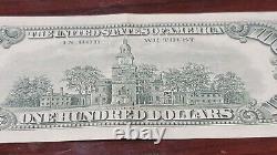 Série de billets de cent dollars américains de 1977 $100 Chicago G08969894 en parfait état avec 1 pli