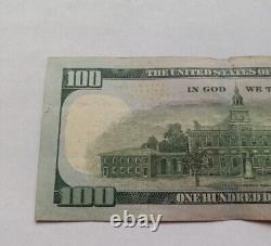 Un billet de 100 dollars de la série 2009A avec étoile / Numéro de série fantaisie rare